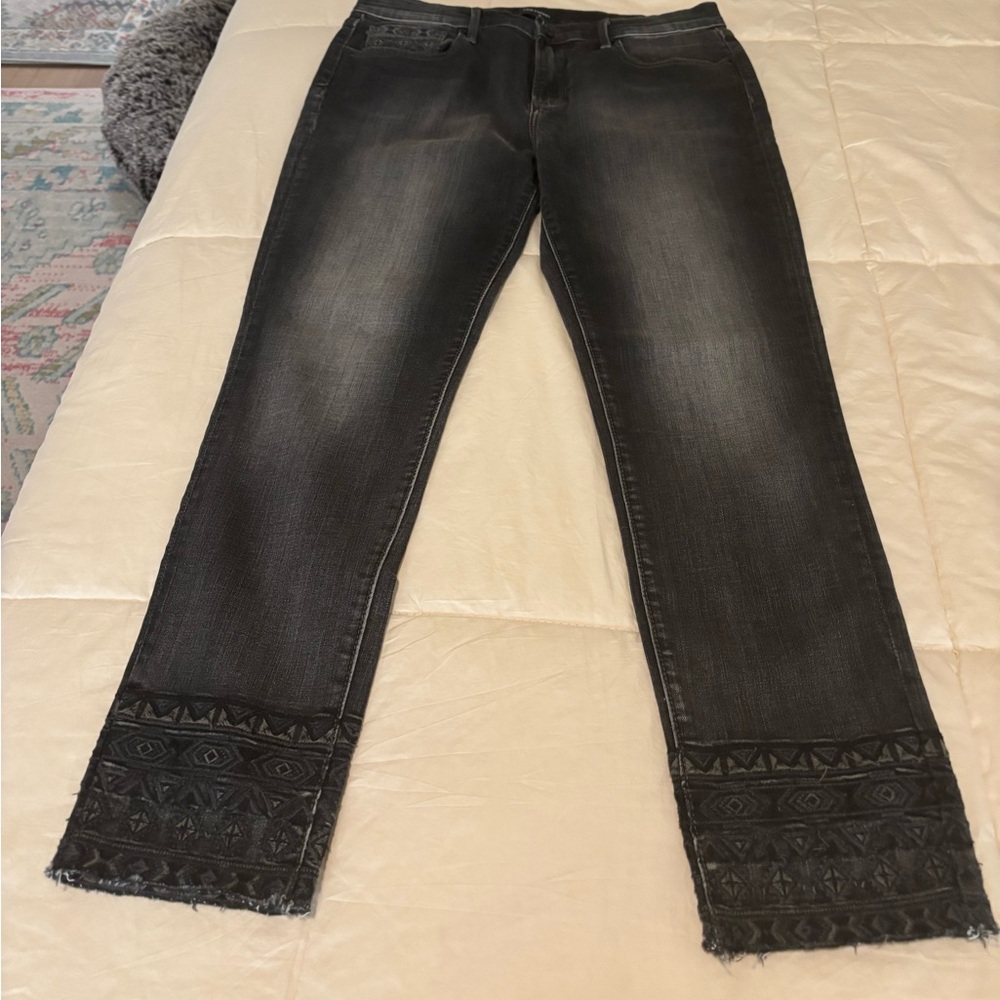 Driftwood Embroidered Hemmed Cropped Jean
